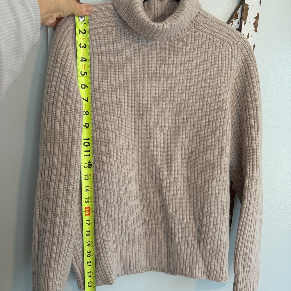 Buck Mason Wool Cashmere Ribbed Turtleneck Sweater Beige Oatmeal Sz M Fitted - Picture 6 of 7